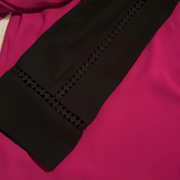 Two TALBOTS TOPS : 2(two) ladies M :black & fuchsia pink - Picture 7 of 11